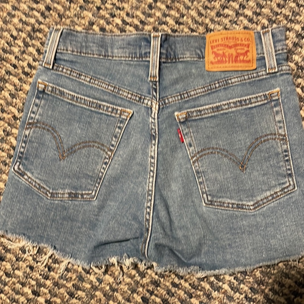 High Rise Size 27 Levi’s Shorts!!! - Picture 4 of 4